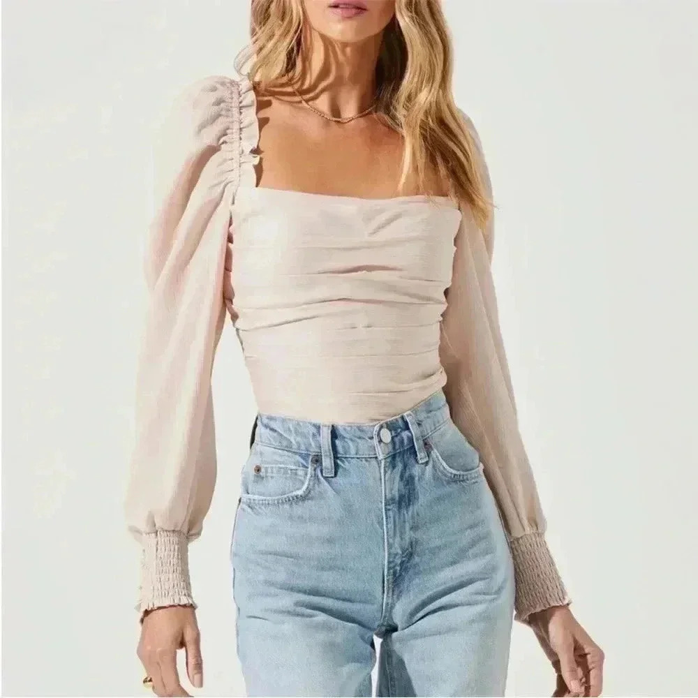 ASTR The Label - Square Neck Puff Sleeve Top (Blush color)